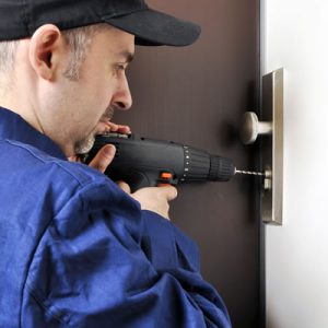 fit your own lock get a locksmith instead